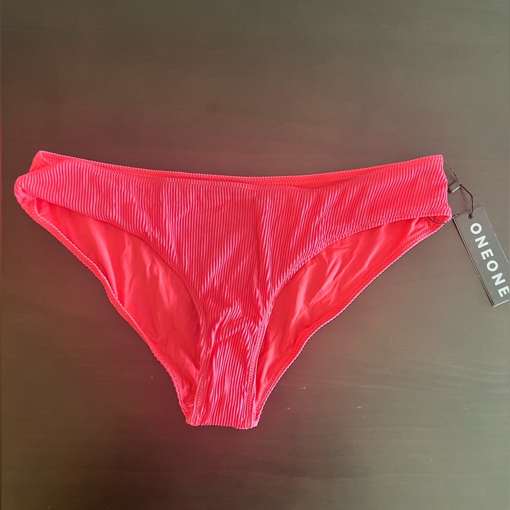 NWT One One Swimwear “Lana” Ribbed Bottom Bubblegum Size Medium